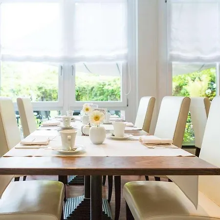 Hotel Auszeit - Fruehstueckshotel Dusseldorf